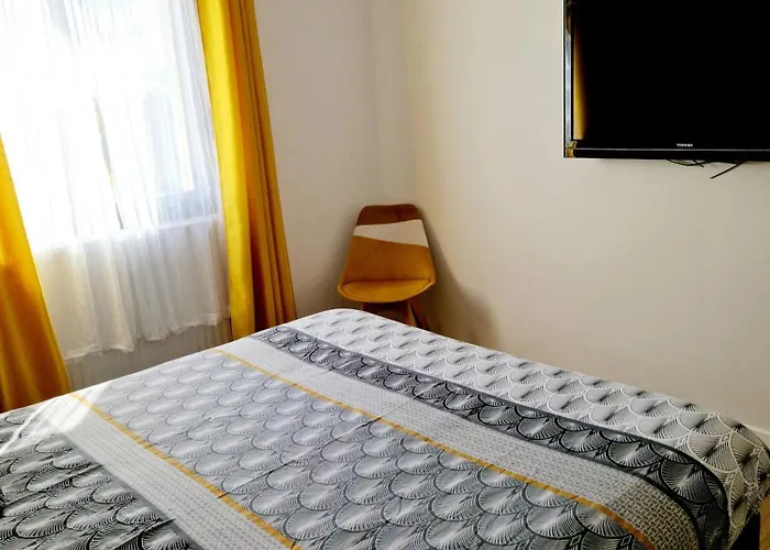 Villa Le Aubrac De Gamme, Jardin, Piscine *