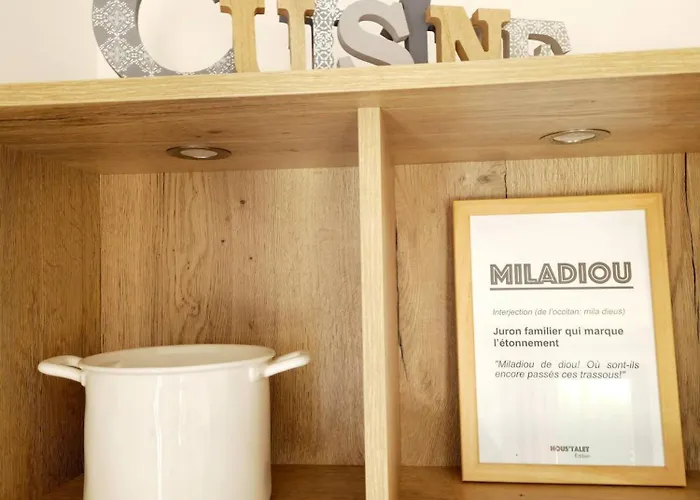 Le Aubrac De Gamme, Jardin, Piscine